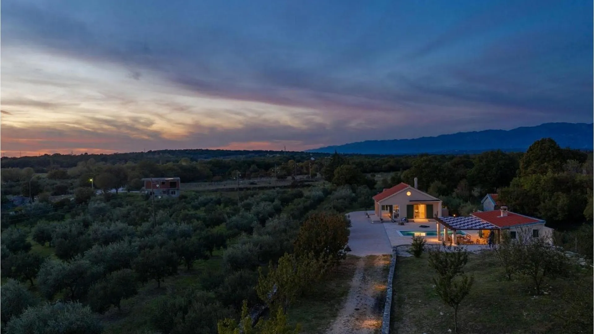 Villa Oliveto Smilcic 0*,